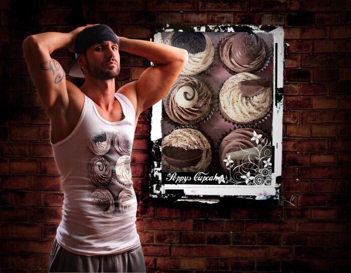 poppyscupcakes's tweet image. An obsessed fan of Poppy's Cupcakes... Or a clever mock up by @_Craft__ #ladiescoffeehour