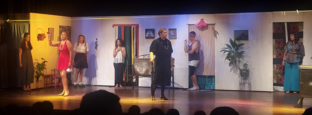 efavole's tweet photo. "Inquilinato", 👌👌👌 de @nelsondesantani con @luzaldiv en la @Alfrancesapy 21 h #LaParadaTeatro #TeatroPy https://t.co/cjFiz29Cms