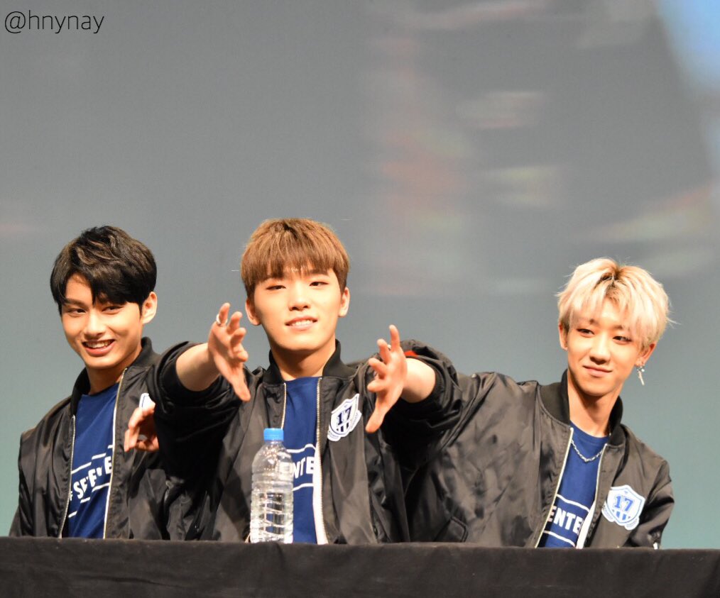 hnynay's tweet photo. [HQ]170217 #준 #찬 #디에잇 #세븐틴 #SEVENTEEN #오사카 #팬싸 @pledis_17 
一足早くサインが終わった3人のHighlight⭐︎⭐︎⭐︎ https://t.co/PrDp1qZ2JK