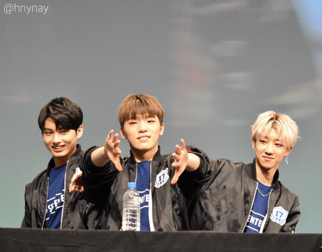 hnynay's tweet photo. [HQ]170217 #준 #찬 #디에잇 #세븐틴 #SEVENTEEN #오사카 #팬싸 @pledis_17 
一足早くサインが終わった3人のHighlight⭐︎⭐︎⭐︎ https://t.co/PrDp1qZ2JK