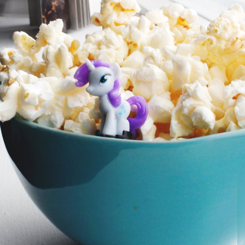 basicfuntoys's tweet photo. What's a My Little Pony Squishy Pops favorite snack? Popcorn of course! #Tech4Kids #SquishyPops https://t.co/aAgDFqKuAb
