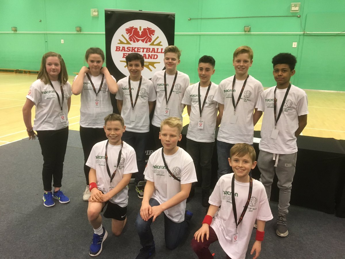 KJARPESPORT's tweet photo. @HertsBasketball Many of the @GrenewaySchool Court Crew are also @CorvusBasketbal ballers #huge honour #muchlearnt https://t.co/SLIqeWpICz