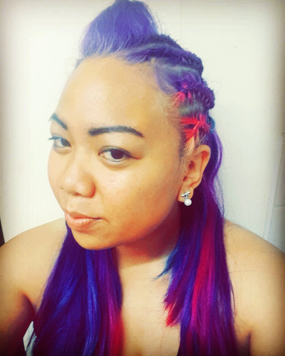 Vee_Solis's tweet photo. Feeling like a #Unicorn today! 🦄 Thanks Ari! 💖 #PinkPurpleTealHair #UnicornHair #SundayFunday https://t.co/ydORLzjkit