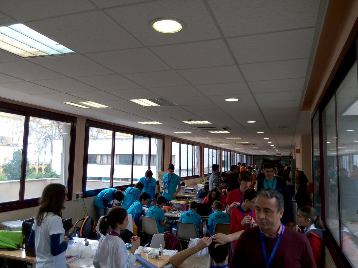 fllsevilla's tweet photo. Muchas gracias a todos los participantes por haber hecho posible la jornada de hoy! @FLLSpain https://t.co/8S0PbZPY7l