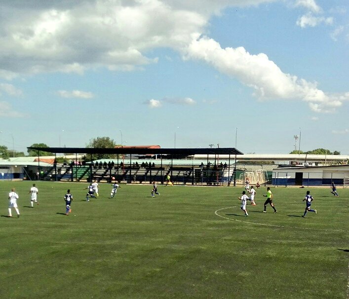 SDAVeraguense's tweet photo. #LPFReserva #ATVvsATN Inicia el partido, en el Aristocles "Toco" Castillo. https://t.co/BH9cEoDele