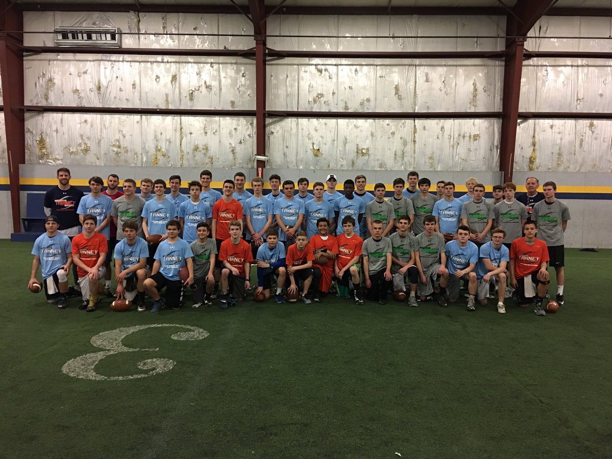 TanneyPassing's tweet photo. Great camp this morning in Bloomington Normal. A lot of great QBs and WRs putting in work to become better players this fall #AirItOut #TPA https://t.co/awaiWhJXO2