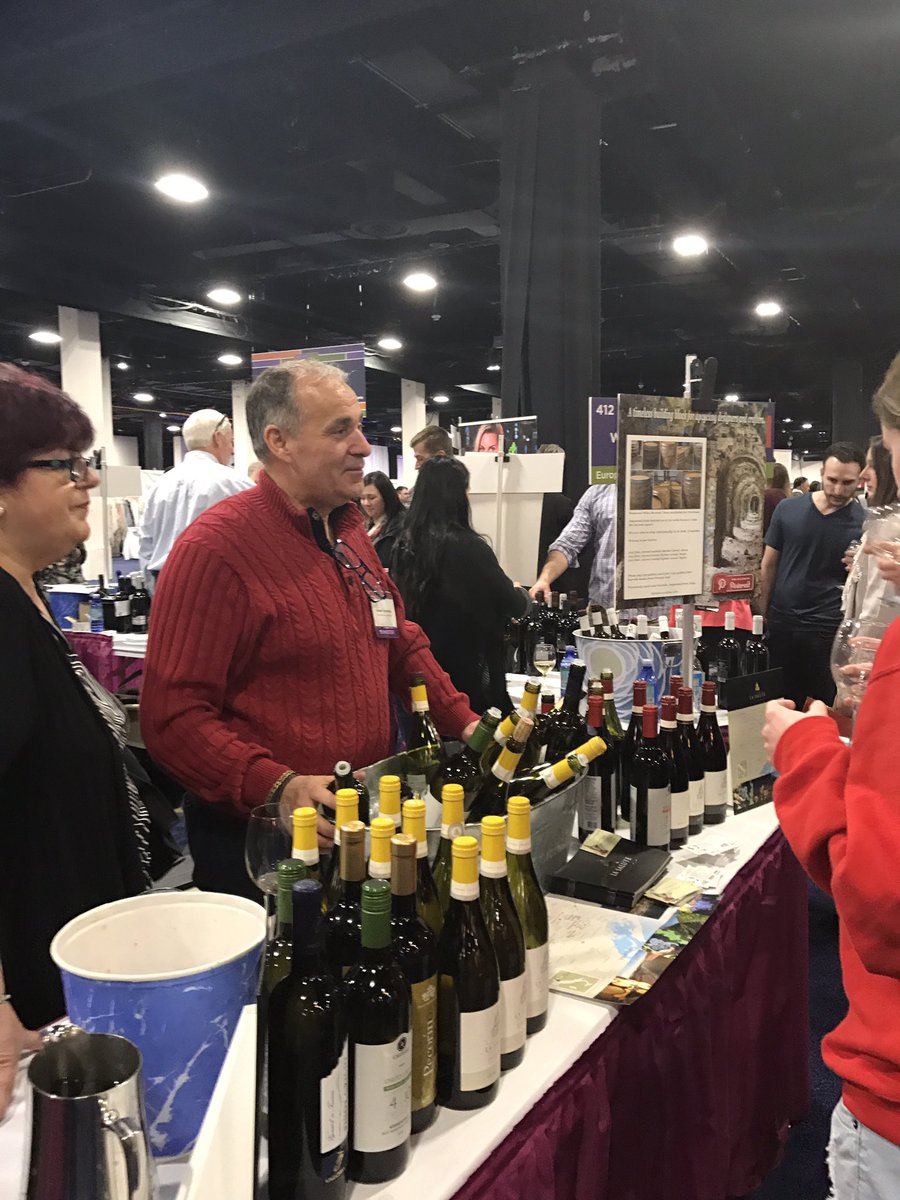 WWWofNE's tweet photo. #BostonWineExpo so many Worldy choices! https://t.co/zBQFV9rsUK