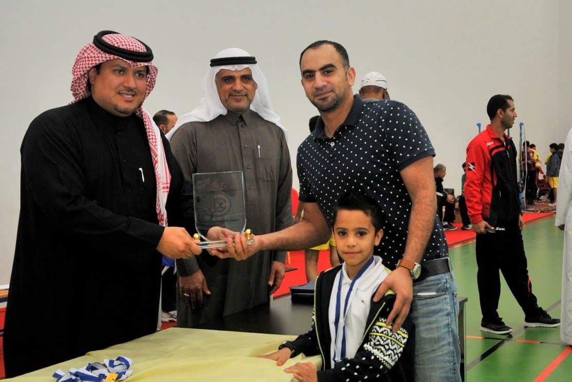 BaraemEastern's tweet photo. تكرم الاعلاميين بدر رافع وطلال الغامدي وحسام النصر ومحمد العتيبي خلال تواجدهم في مهرجان الكرة الطائرة للبراعم الذي اقيم في نادي الترجي https://t.co/CNJuXT9WRQ