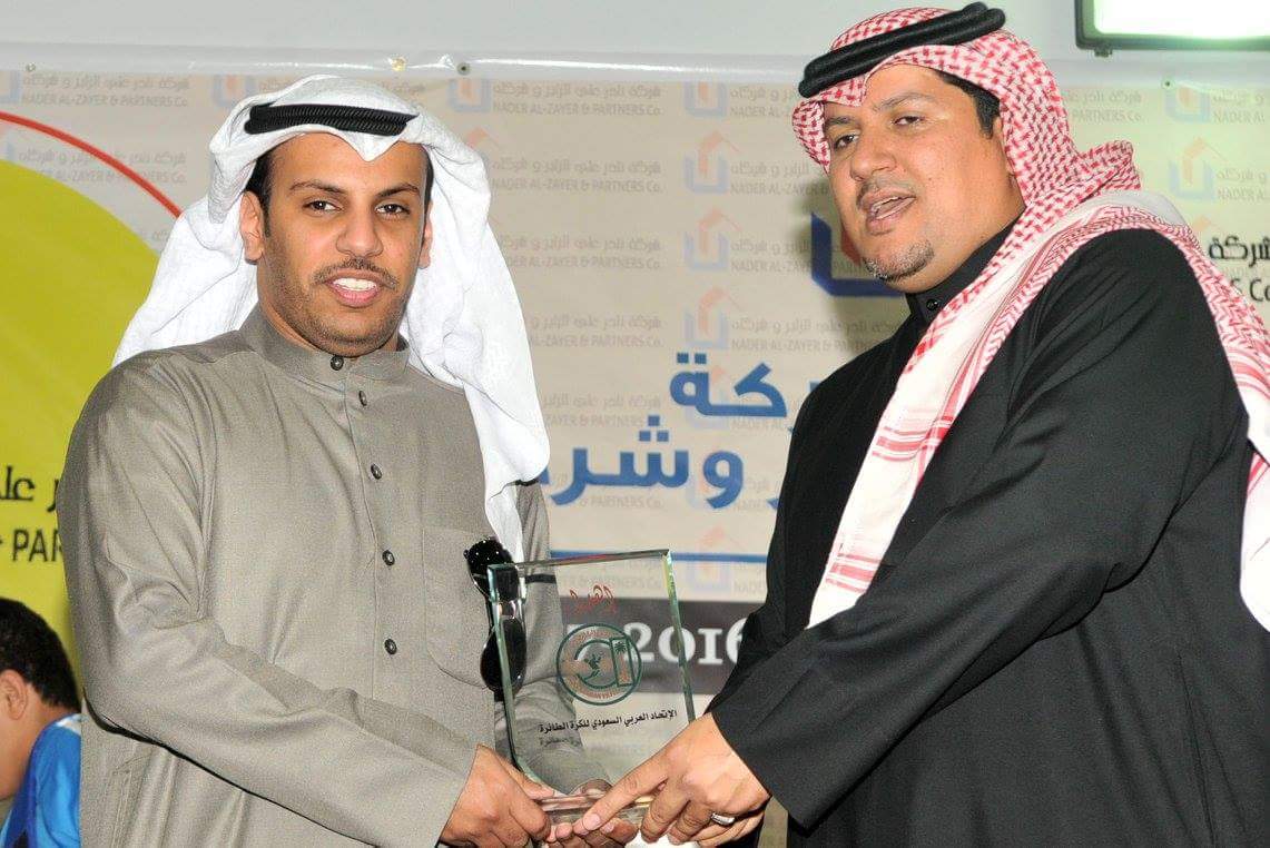 BaraemEastern's tweet photo. تكرم الاعلاميين بدر رافع وطلال الغامدي وحسام النصر ومحمد العتيبي خلال تواجدهم في مهرجان الكرة الطائرة للبراعم الذي اقيم في نادي الترجي https://t.co/CNJuXT9WRQ