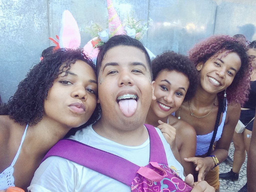 marcellegomes_'s tweet photo. 🎭🎉🎊🍻 #BlocoDaPreta #Mais1PraConta #AquecimentoCarnavrau https://t.co/3QbKKZjlsS