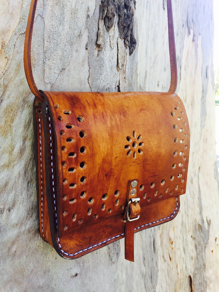 ellotrends's tweet photo. Small sling bags now available #Ellophanto #GenuineLeather #Quality #MadeInZA #Handcrafted 🐂🇿🇦 https://t.co/HpbRN5hcu5