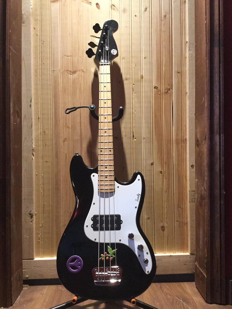 sindionart's tweet photo. Finished product. ( refinished bass guitar) https://t.co/gFQtRZJkoT