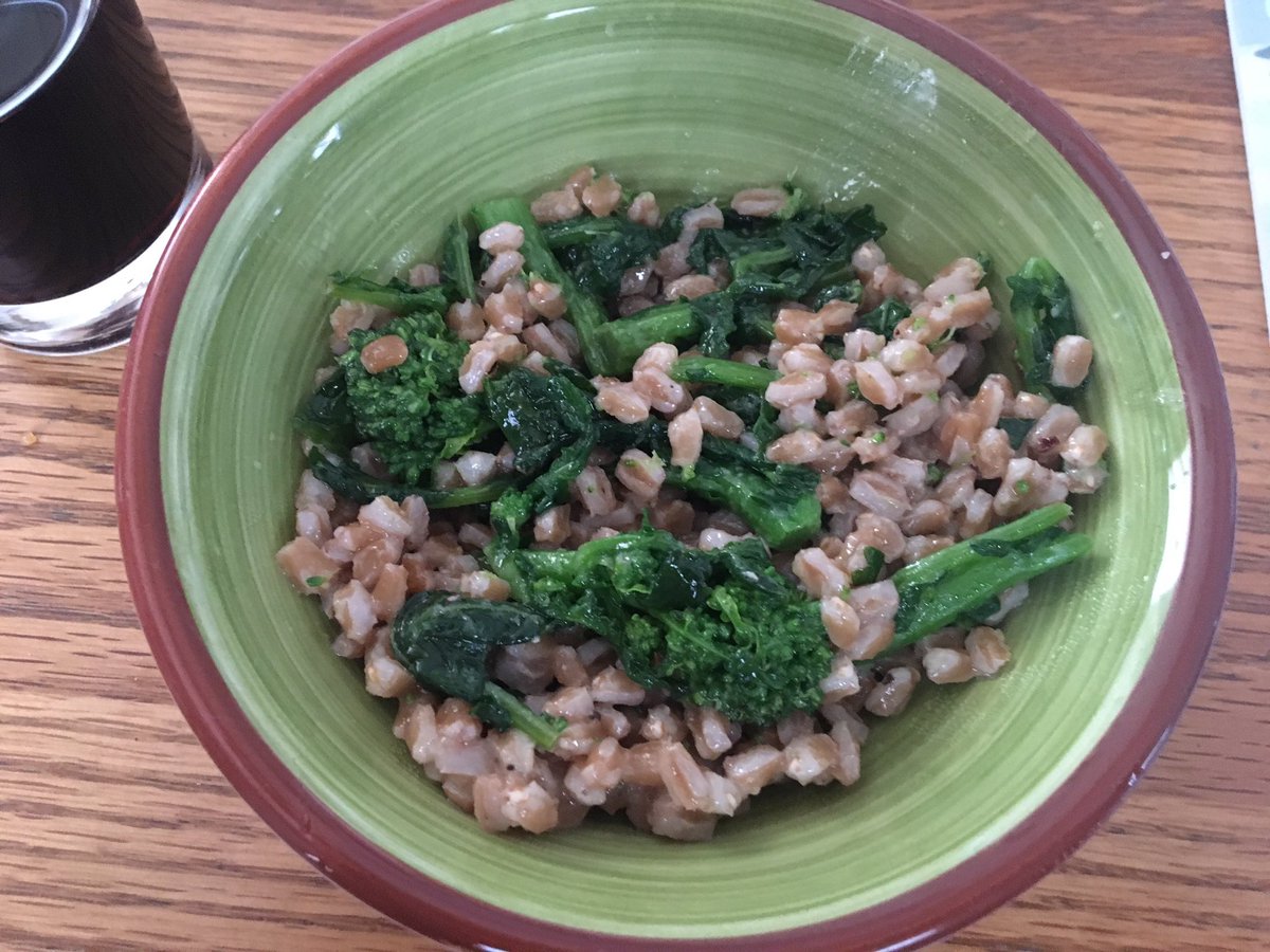Light lunch today of farro and <a href="/EatBroccoliRabe/">Broccoli Rabe</a>