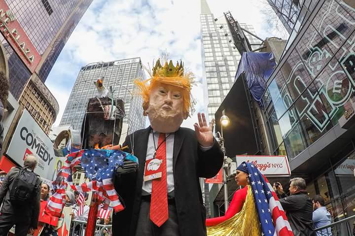 RafiSmart5's tweet photo. #iamamuslimtoo #NYC https://t.co/9UbS0xCOSP