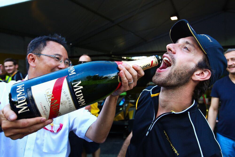 carlgurdjian's tweet photo. Rising 🌟@JeanEricVergne well deserved P2 in #BAePrix. Always celebrating with @GHMUMM #JEV25 #PHGUK @Spacesuit_Media @shivraj_photos https://t.co/Q7lRMU18JC