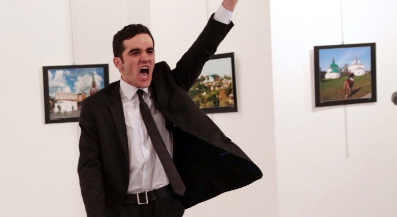 Creative Review tweet media