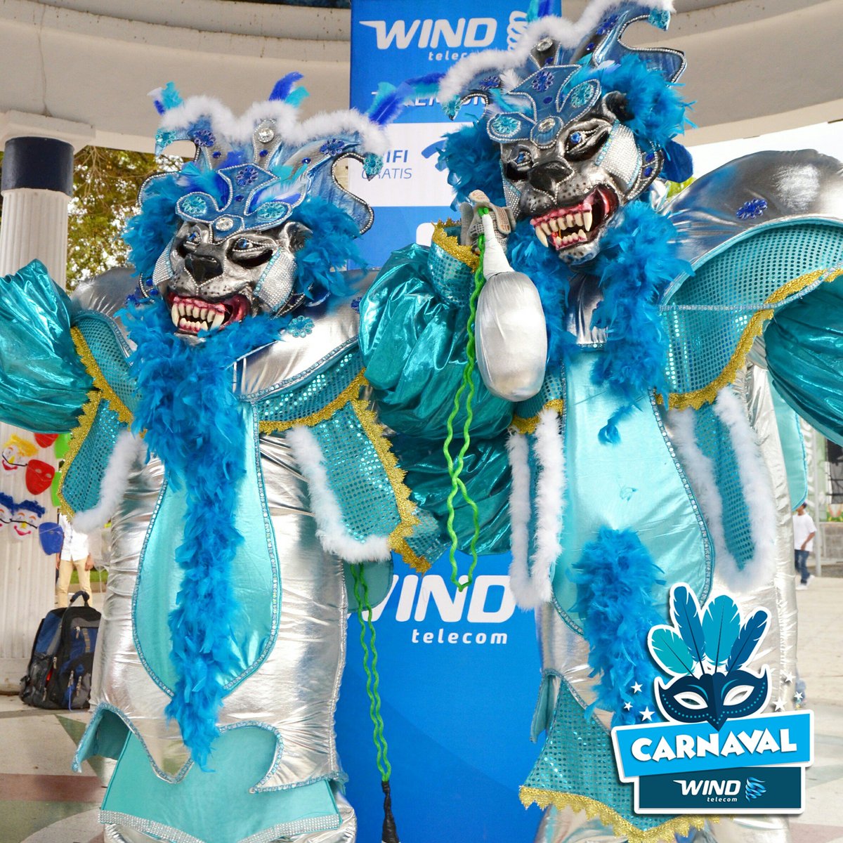 windtelecom's tweet photo. Disfrazado o no, ¡conectarse al internet y recargar tu celular es gratis para todos! 😁💃🎉 #CarnavalWind #WindTelecom https://t.co/gersk9jG39