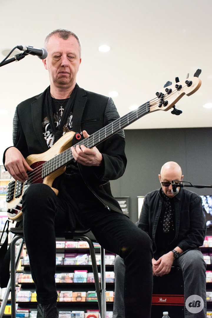 FrenchieReviews's tweet photo. THUNDER - LIVE AT HMV MANCHESTER
https://t.co/6YqbQ2qRSl
PHOTOS: @digitalbathrich 
@thundertowers #thunder #hmvmanchester #digitalbath #hmv https://t.co/H2Ky4j7742