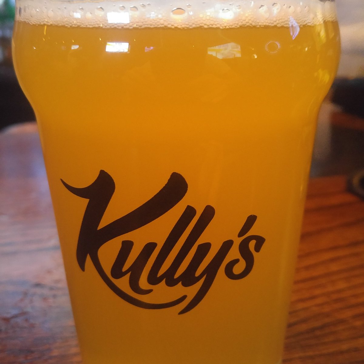 Sipping on some <a href="/benchbrewing/">Bench Brewing Company</a> Session IPA at <a href="/KullysSportsBar/">Kully's Sports Bar</a>
#CraftBeer #ONCraftBeer #beer #ipa