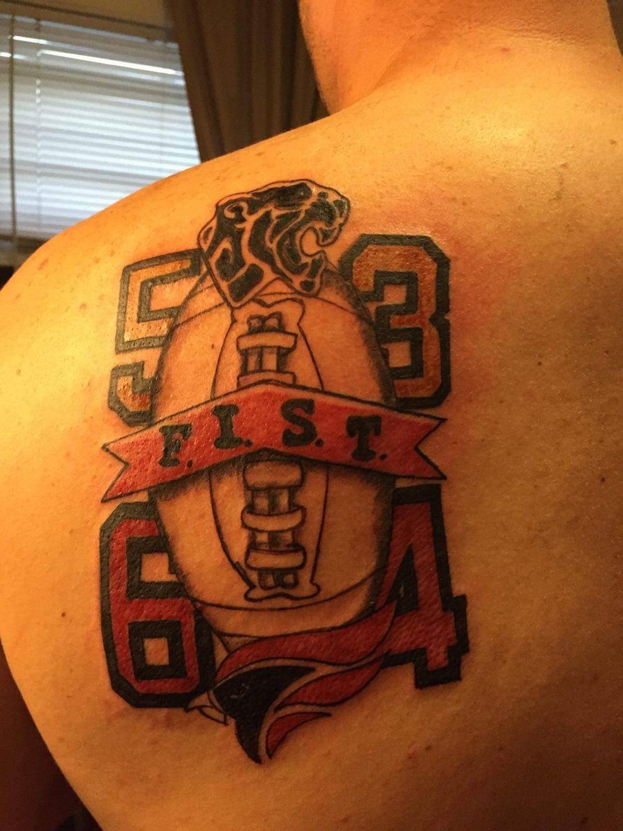FISTFootball's tweet photo. When you believe in something and live your life by it... Here is my reminder on why I do what I do. #FISToverEverybody #FISTfootball https://t.co/q6Au8BtVym