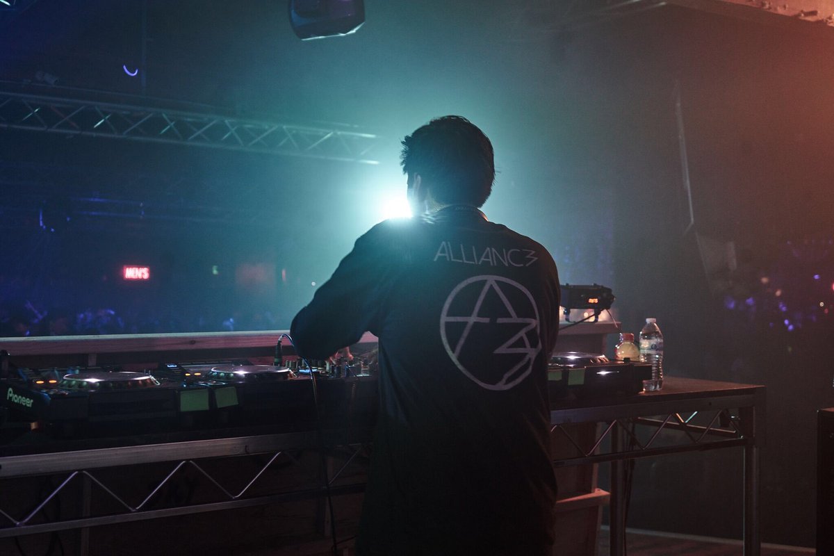 AndrewAllianc3's tweet photo. 🅰️🅰️ 2017 takeover #AT3AM #owsla #buygore #maddecent https://t.co/OfXzsXiKJX