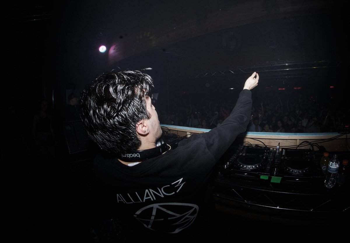 AndrewAllianc3's tweet photo. 🅰️🅰️ 2017 takeover #AT3AM #owsla #buygore #maddecent https://t.co/OfXzsXiKJX