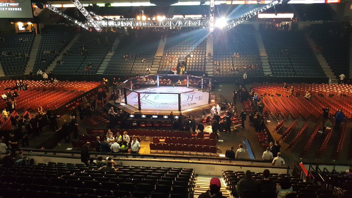 JohnPinksPhotos's tweet photo. Waiting for #UFCHalifax #FightNight105 @travisbrowneMMA vs @Thebeast_ufc as the main event! Hoping Travis gets the win! #UFC #Halifax https://t.co/A5jB4pfTJn