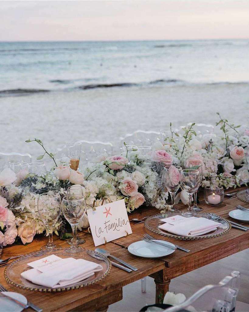 TheBluList's tweet image. Amazing setup by @dfwevents and beautiful capture by @karlischstudio_weddings featured on … ift.tt/2kO7Mvv