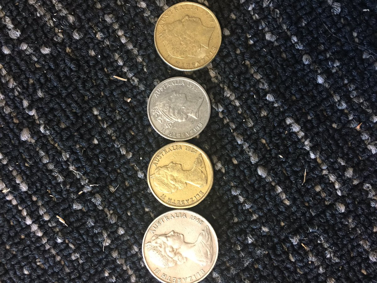 havesomemetime's tweet photo. The queens face gets older and wider with newer coins @katetimmarty #stuffyouthoughtyouknew #tgim https://t.co/pNggvYakyN