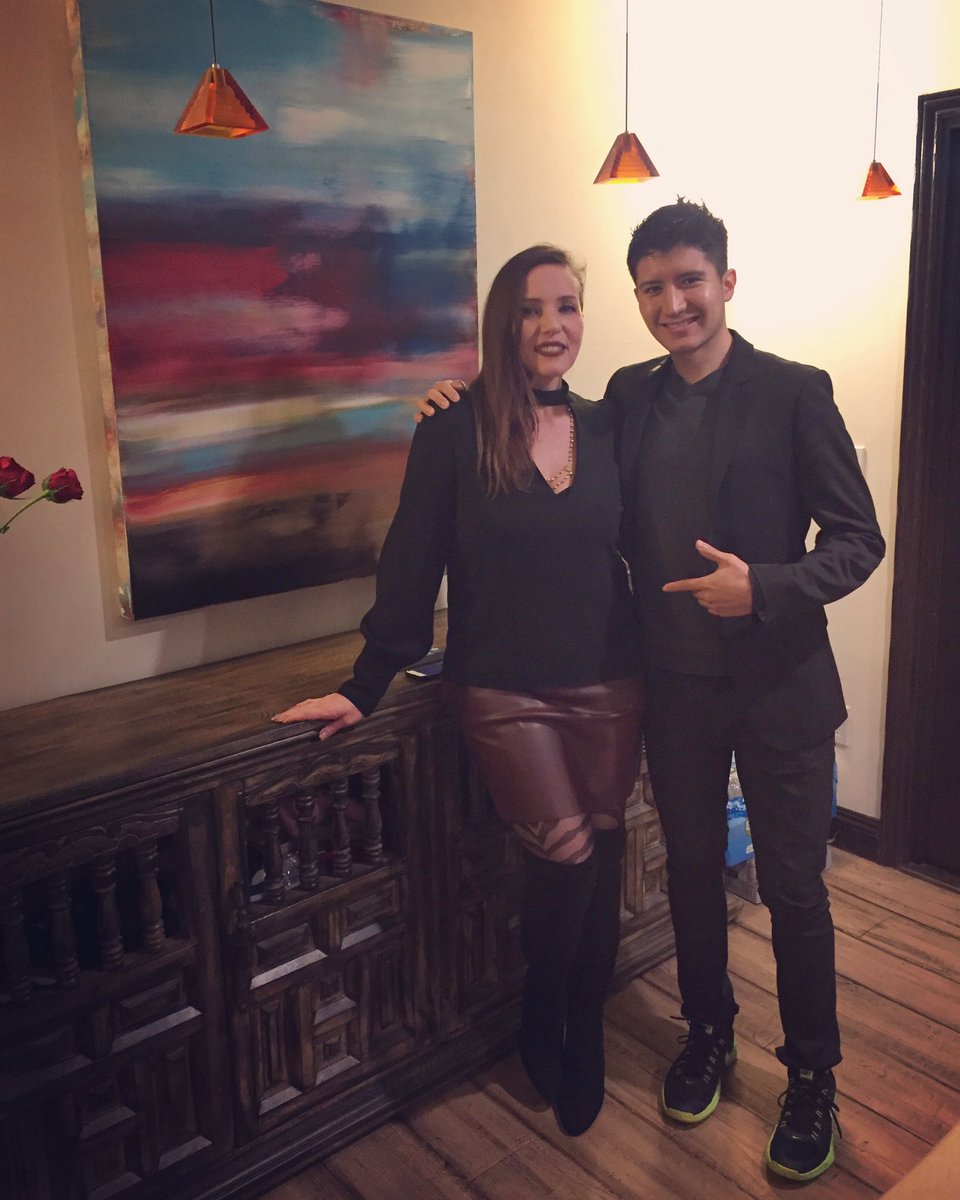 rramos1032's tweet photo. Last night @ #AnthonyLiggins art reception hosted by my former boss and friend @KontaktoGlobal. Congrats on your new beautiful home. #goals https://t.co/3H1R9ZDBbw