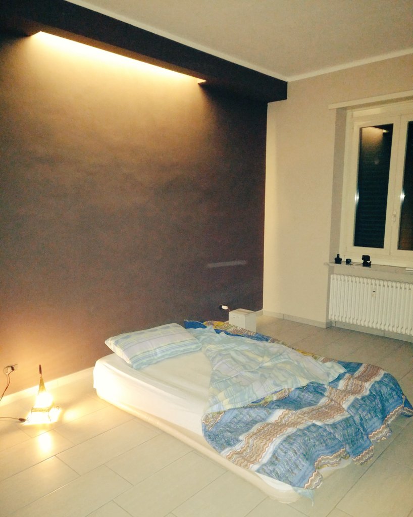 mascateo's tweet photo. #laprimanotte #newhouse #radicalminimal #ilovemyhome #HomeSweetHome sono cambiamenti solo se spaventano https://t.co/lc2yWHgeWL