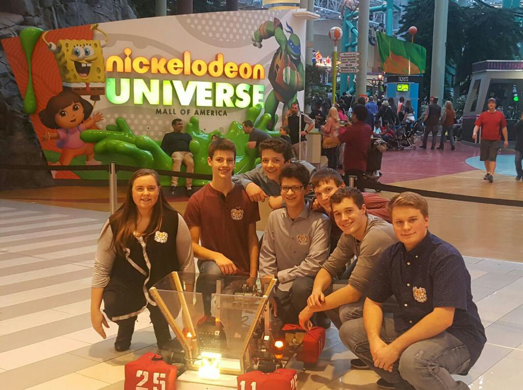 frcteam2511's tweet photo. Great job today at mall of America😊 https://t.co/3D2lUBum0f