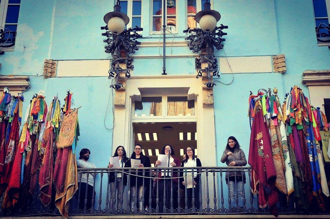 elspilons's tweet photo. Pregó Sant Medir 2017! Que comenci la festa!! #elspilons #santmedir #dolçafesta #pregó #tradició #viladegràcia #3demarç https://t.co/oN2YUid3If