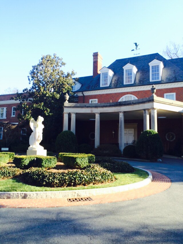TweetweetAK's tweet photo. The lovely Hillwood Estate Mansion. #DCTweet https://t.co/Wu1Tw2N0j8