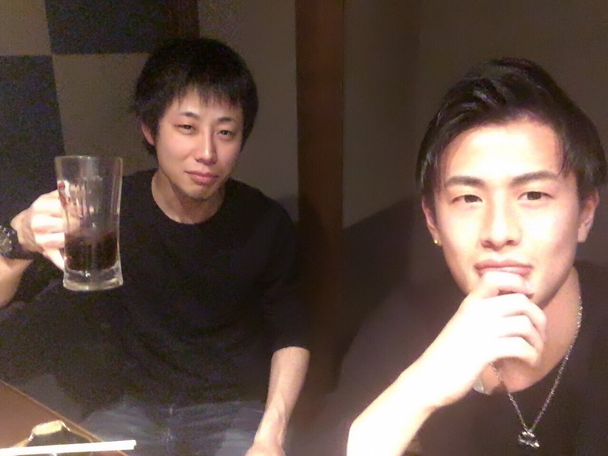 LovesoccerKm's tweet photo. 昨日は辰巳さんと飲み〜🍺
仕事でお世話になってまーす！
夜勤終わったら人生二度目のボード滑れるかなw https://t.co/z0Bx3jQkSY