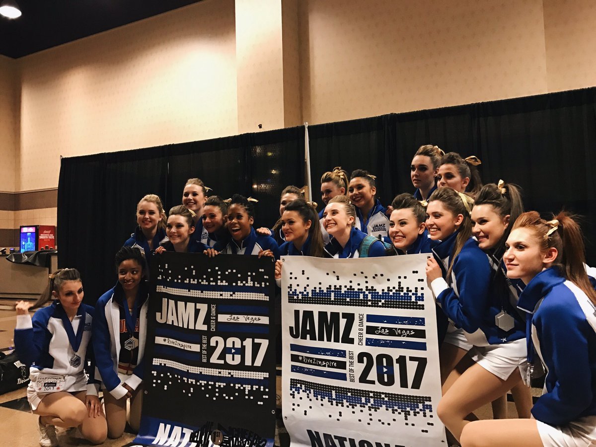 lilyymiles's tweet photo. forever grateful for the 18 girls who taught me that dance team is truly for life❤️ love in love out, always &amp; forever💘 #wemadeit https://t.co/GvaKQIJNz8