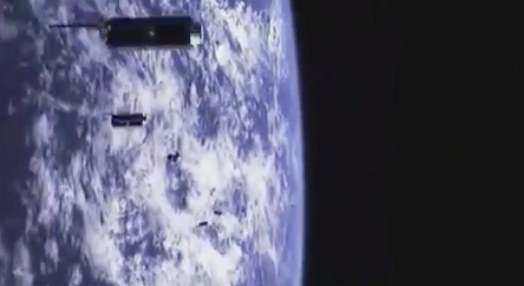 Watch incredible footage of 88 satellites from historic launch enter orbit on.mash.to/2kE0Oc8#YoY0kM… via <a href="/mashable/">Mashable</a>