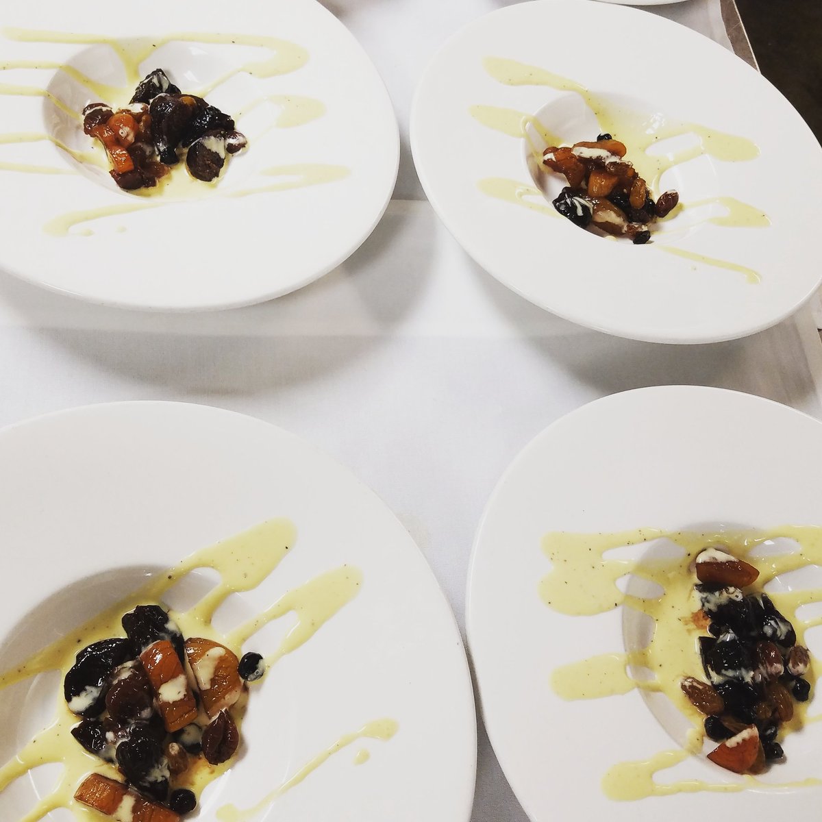 2TablesKS's tweet photo. Wine &amp; Food Tasting #foodie #foodporn #foodietravel #instafood #lfk #wine #winetasting #winelover #wineanddine #foodandwine #larryville https://t.co/tleVWjzaRb