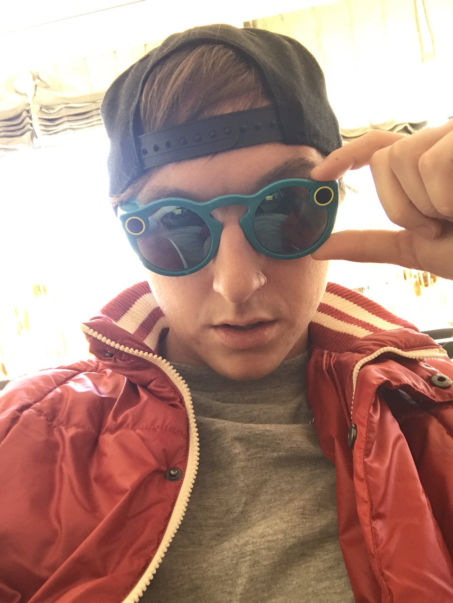 dereksteez tweet picture