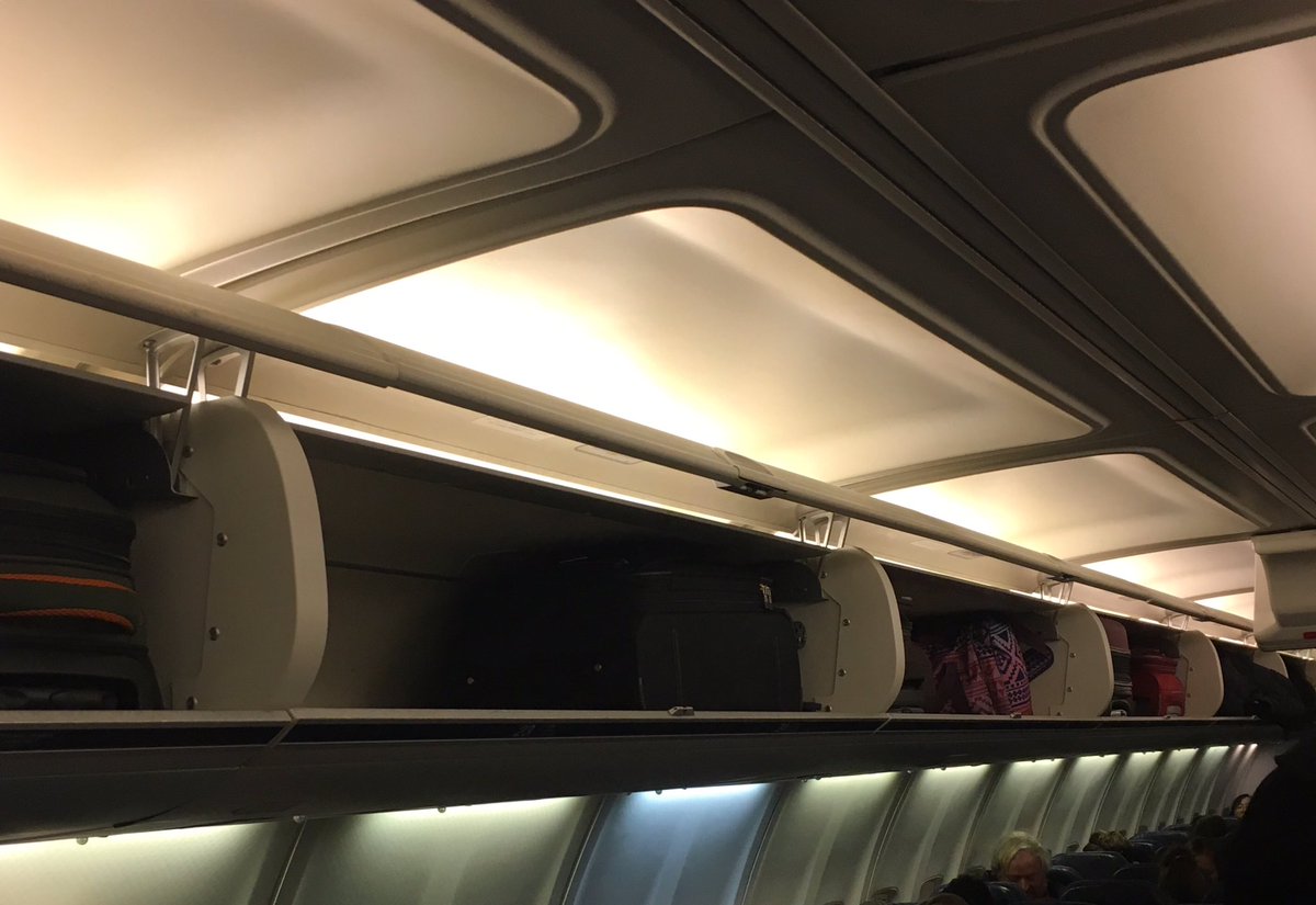 jeanleeee's tweet photo. Empty empty empty bins. Why did @AmericanAir make us check our bags #stupidcrew #dontflyaa https://t.co/Bcew2JpDPu
