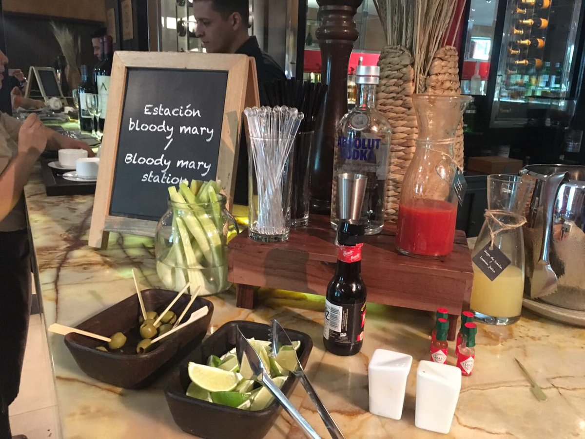 Hoy en el brunch de <a href="/RitzCarlton/">The Ritz-Carlton</a> ,casi muero de amor❤️️