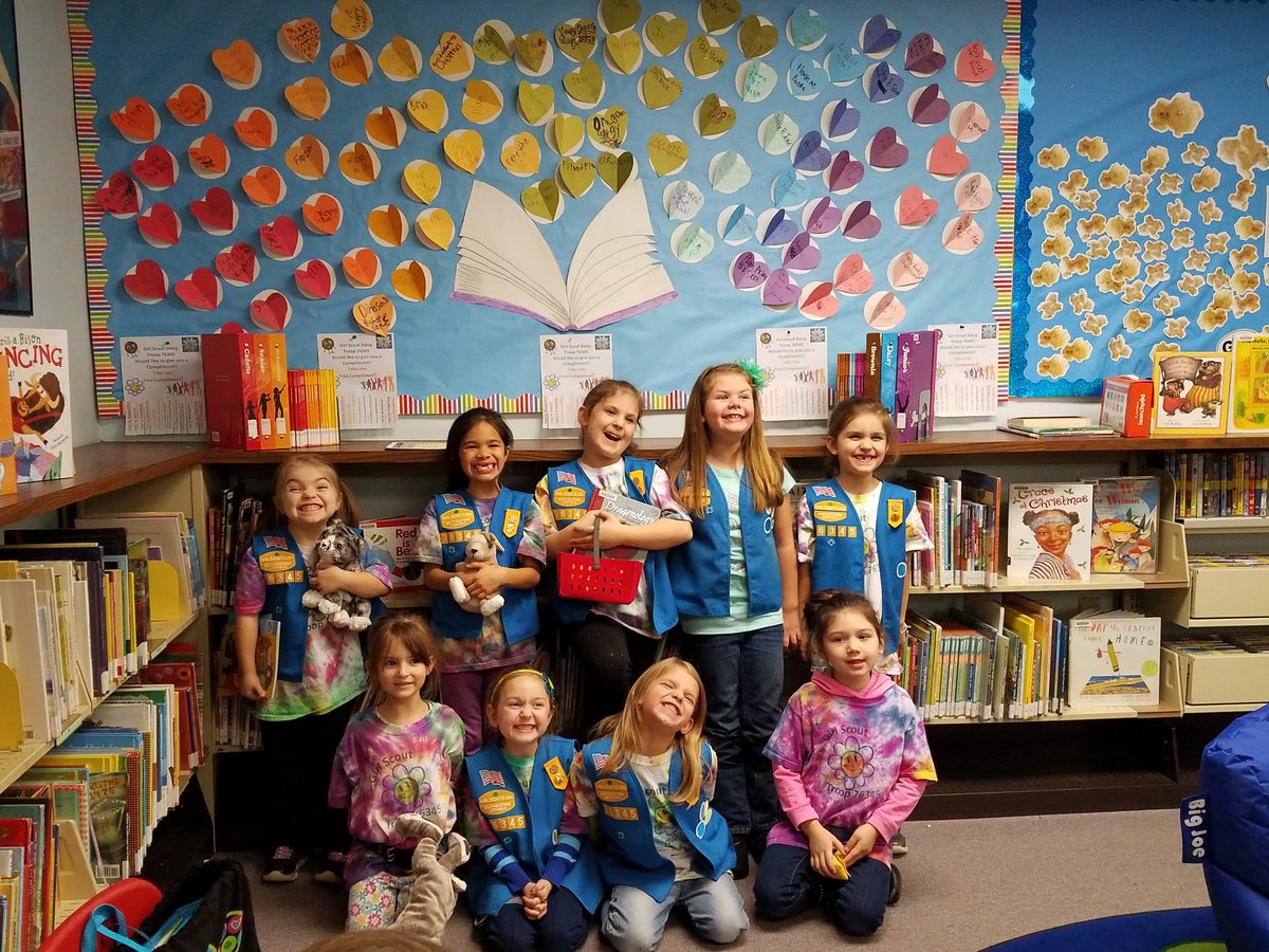 Muddirtsnow23's tweet photo. Check this out at Perkins library in Swartz Creek. Troop 76345 worked hard decorating it this month! https://t.co/YkCdhVCFf6