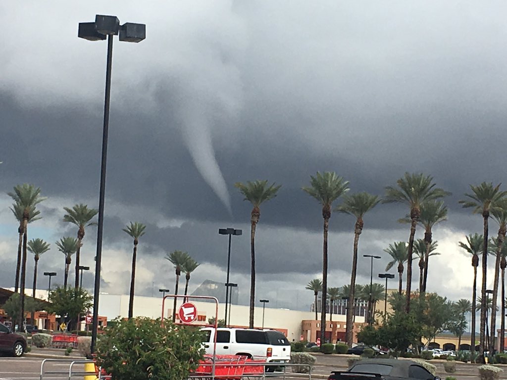 WhiteShoes516's tweet photo. @NWSPhoenix at the pavilions in Scottsdale https://t.co/puFDZpoghP