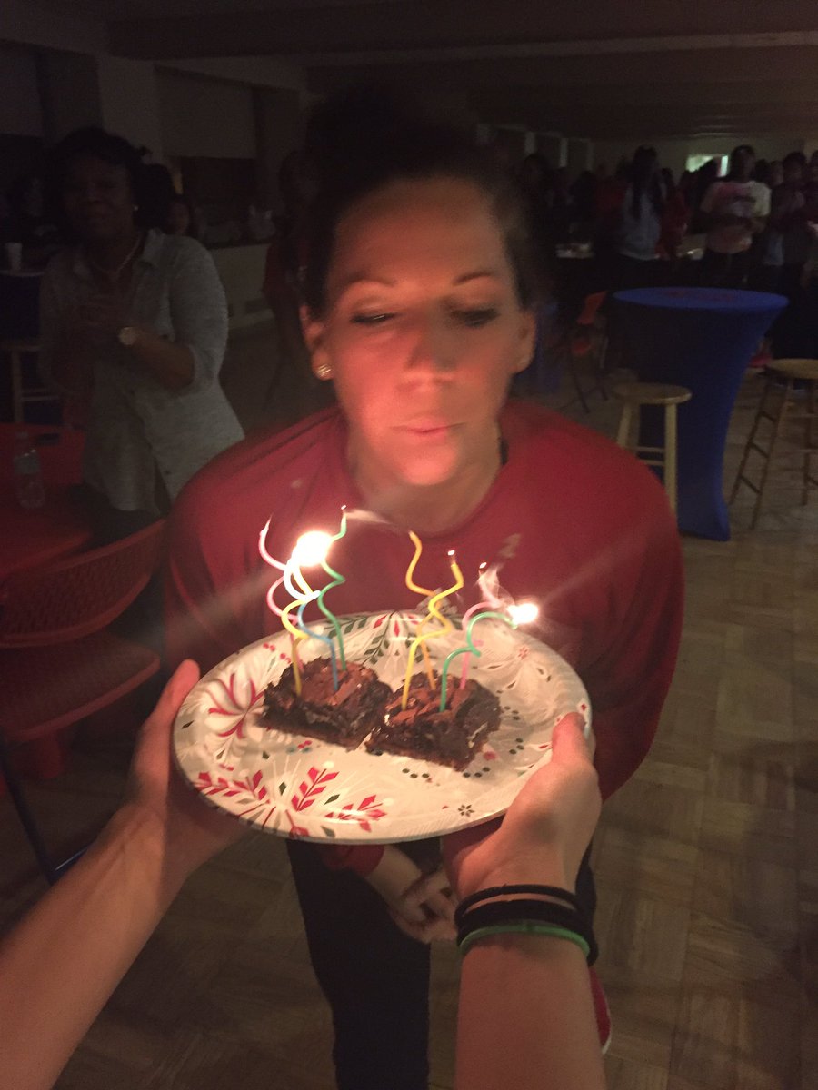 Detroit_WBB's tweet image. Happy Birthday to the tickle monster, pig showing, fence "hopping", loudest belcher coach there is out there! We love you @CoachMolly_UDM 🎉🎈