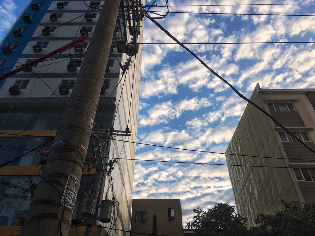 rblngl0's tweet photo. monday manila morning // #fotoma5ino #ThisIsHowWeFoto https://t.co/2r7gH3c20U