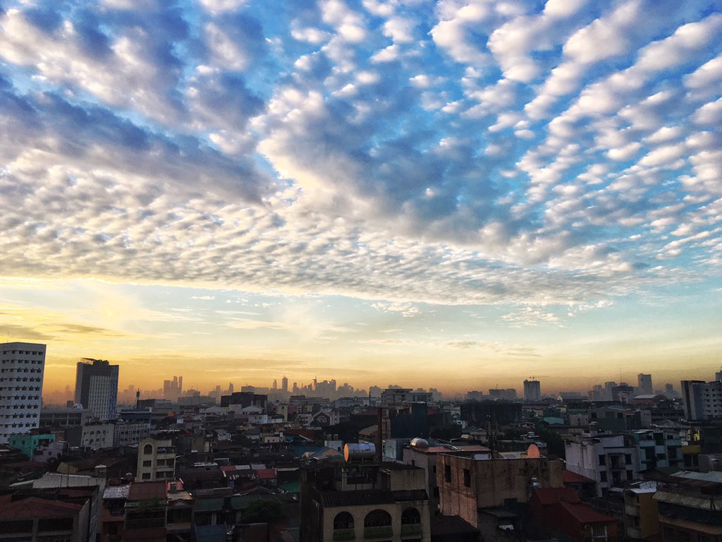 rblngl0's tweet photo. monday manila morning // #fotoma5ino #ThisIsHowWeFoto https://t.co/2r7gH3c20U