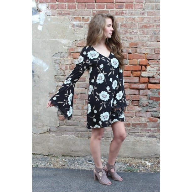 shopLBVBoutique's tweet photo. Floral Fantasy Dress - Our Floral Fantasy Dress is sure to turn heads. The bell sleeve wit... https://t.co/5hIhqTQlK8 https://t.co/21E4B2jzWW