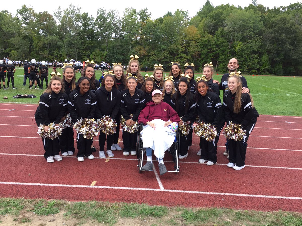 goody2842's tweet photo. I want to thank all the cheerleaders for this picture. My grandmother wanted this very badly. #ForMammy https://t.co/idiBghN9OK
