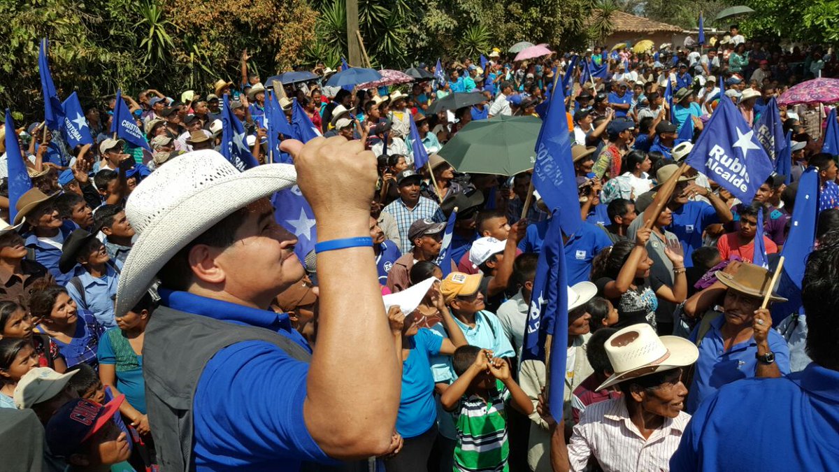 LissiCano's tweet photo. Sin duda alguna, mi amigo Cristobal Rubio sera nuevamente alcalde de #Curaren y @JuanOrlandoH seguro Presidente! @PNH_oficial #RolDeLa48 https://t.co/QucZRgVVyD