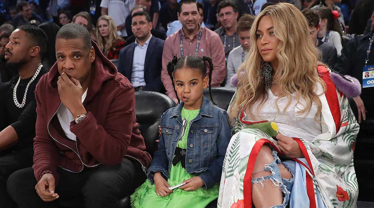 TheCrossover's tweet photo. When mom and dad drag you to the All-Star Game... https://t.co/5RVE21RwBu
